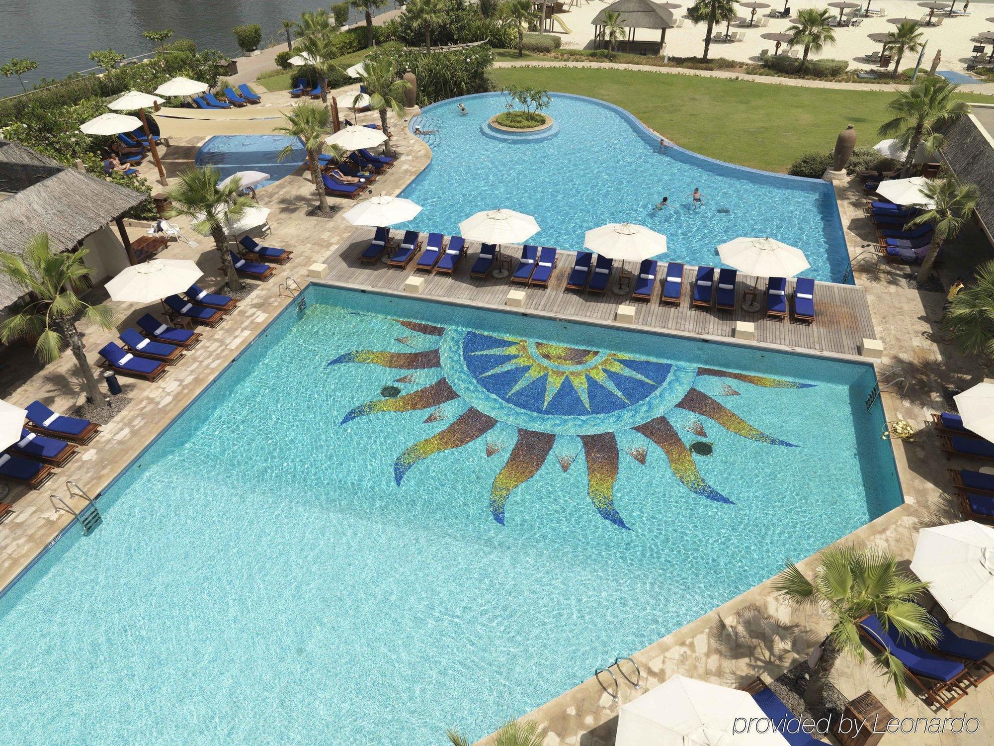Radisson Blu Resort, Sardzsa Létesítmények fotó The pool at the hotel