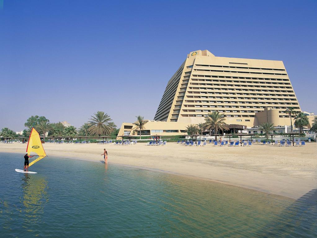 Radisson Blu Resort, Sardzsa Kültér fotó The Jumeirah Beach Hotel