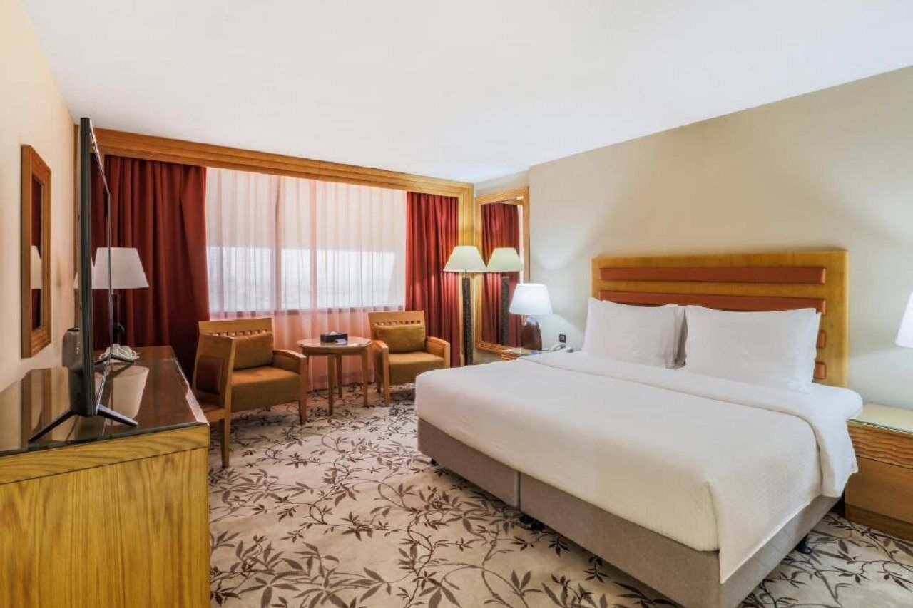 Radisson Blu Resort, Sardzsa Kültér fotó A room at the hotel