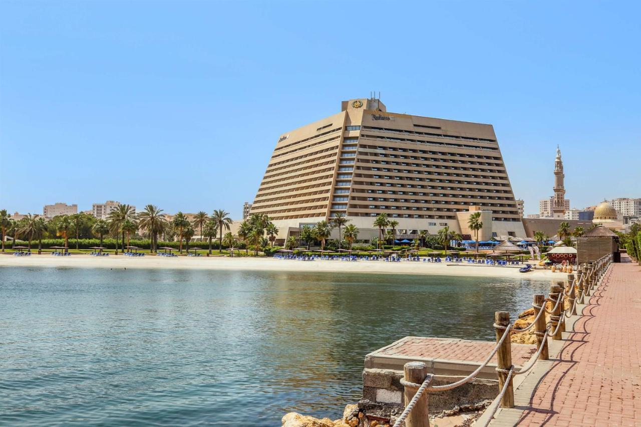 Radisson Blu Resort, Sardzsa Kültér fotó The Grand Hotel