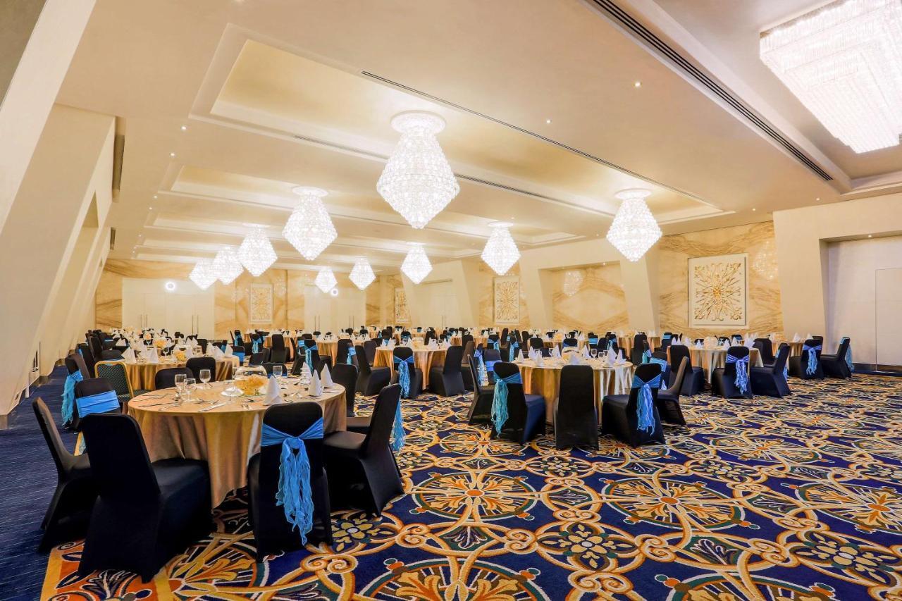 Radisson Blu Resort, Sardzsa Kültér fotó The ballroom